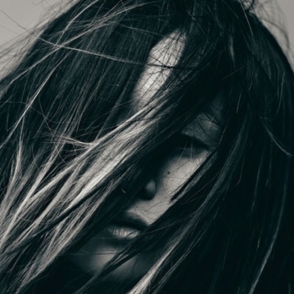 Meet Your Posher, Mel - Posh Ambassador 🦋 - Picture 1 of 5